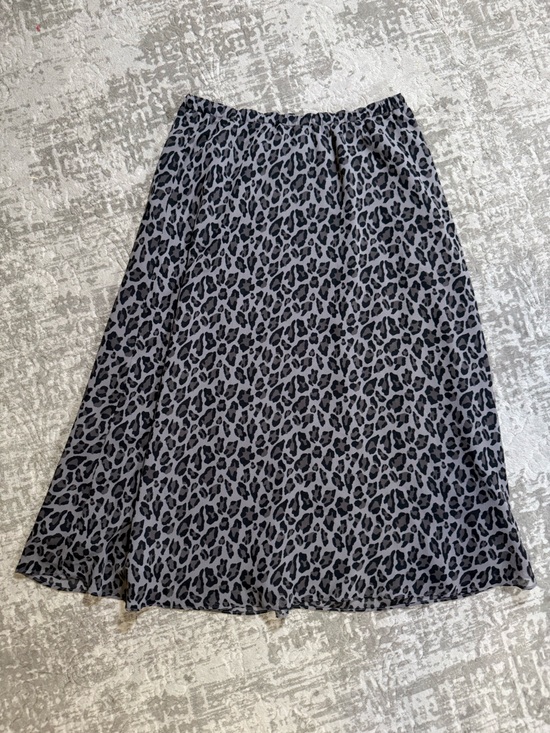 Isaac Mizrahi Dresses & Skirts - Isaac Mizrahi LIVE Gray Leopard Print A Line Elastic Waist Skirt Womens